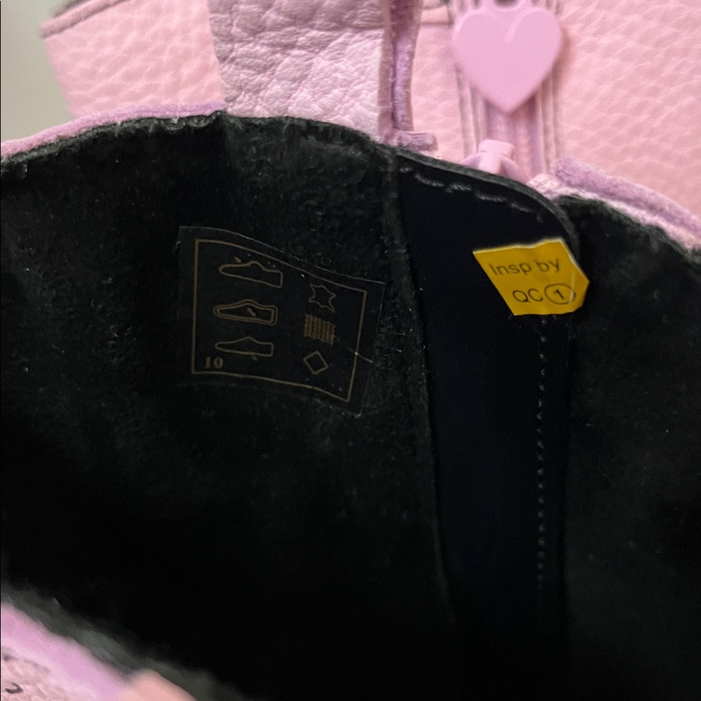 Doc Martens pink heart cutout Nappa patent leather pull on boots Barbie - Picture 7 of 10